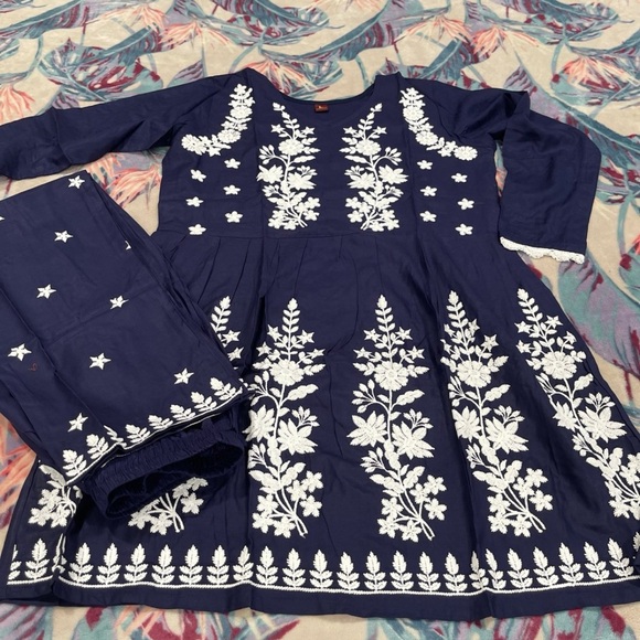 🌹PAKISTANI TWO PIECE COORD SET CHICKENKARI PEPLUM LAWN SUMMER SET🌹 - Picture 2 of 6